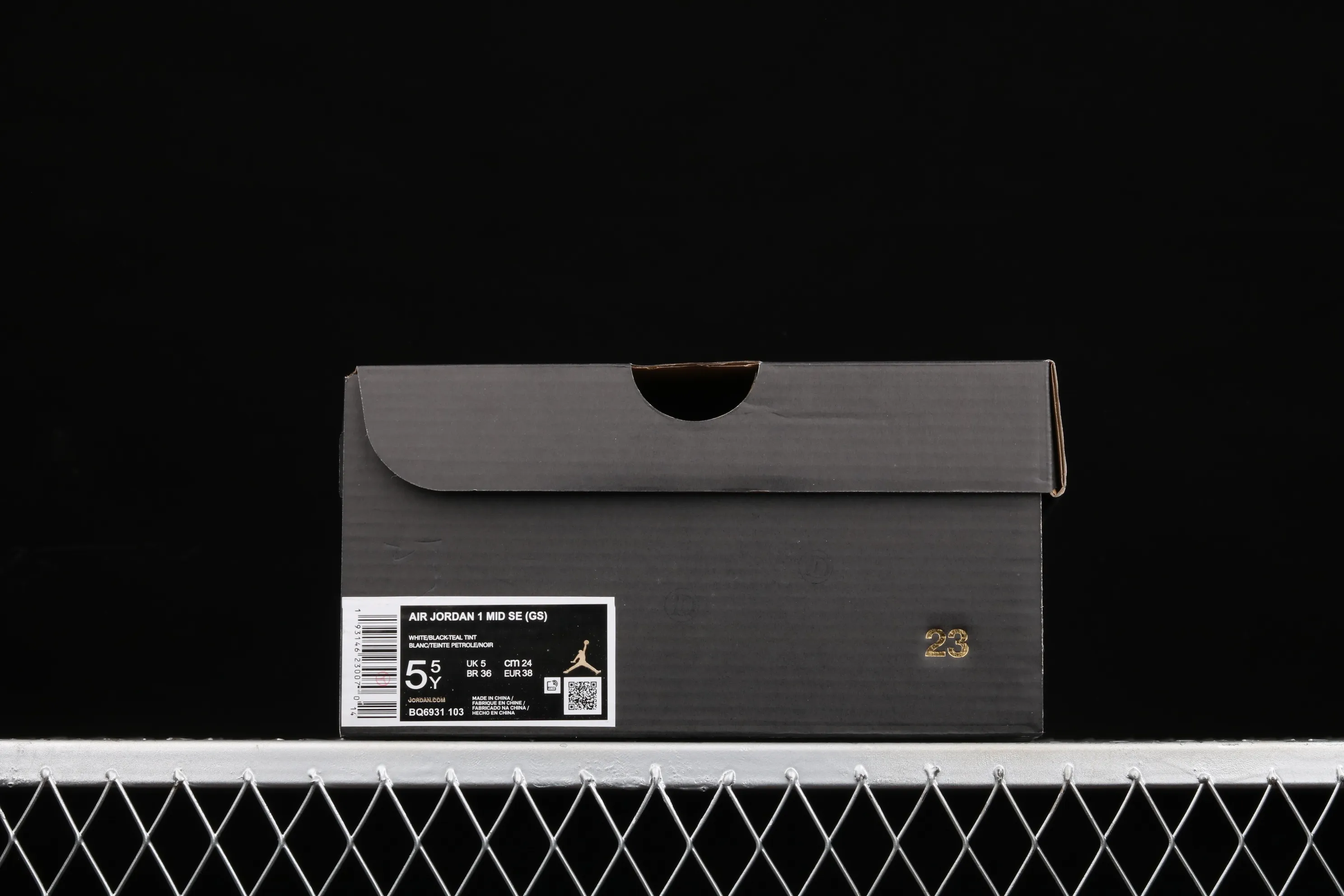 All categories Air Jordan Jordan series basketball shoes Air Jordan 1 Mid Air Jordan 1 Mid AJ1 Joe 1 black and white color luminous starry mid-top BQ6931-103